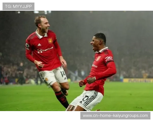 曼联前场配合流畅但回防滞后