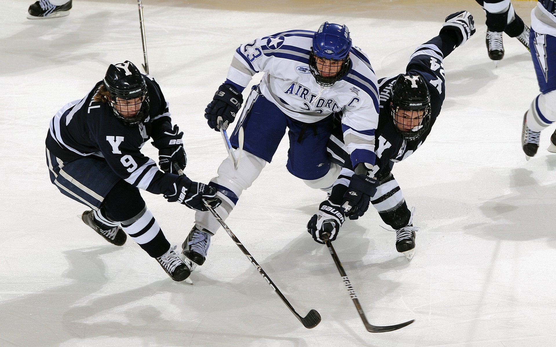 世界杯门将点球大战数据：猜对方向却未扑出球次数统计惊人
